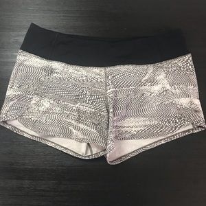 Lululemon Run Times Short II *4"
Swerve Vapor Metal Grey / Black